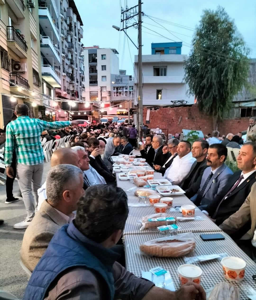 İzmir'deki Konyalı Dernekleri iftar yemeği